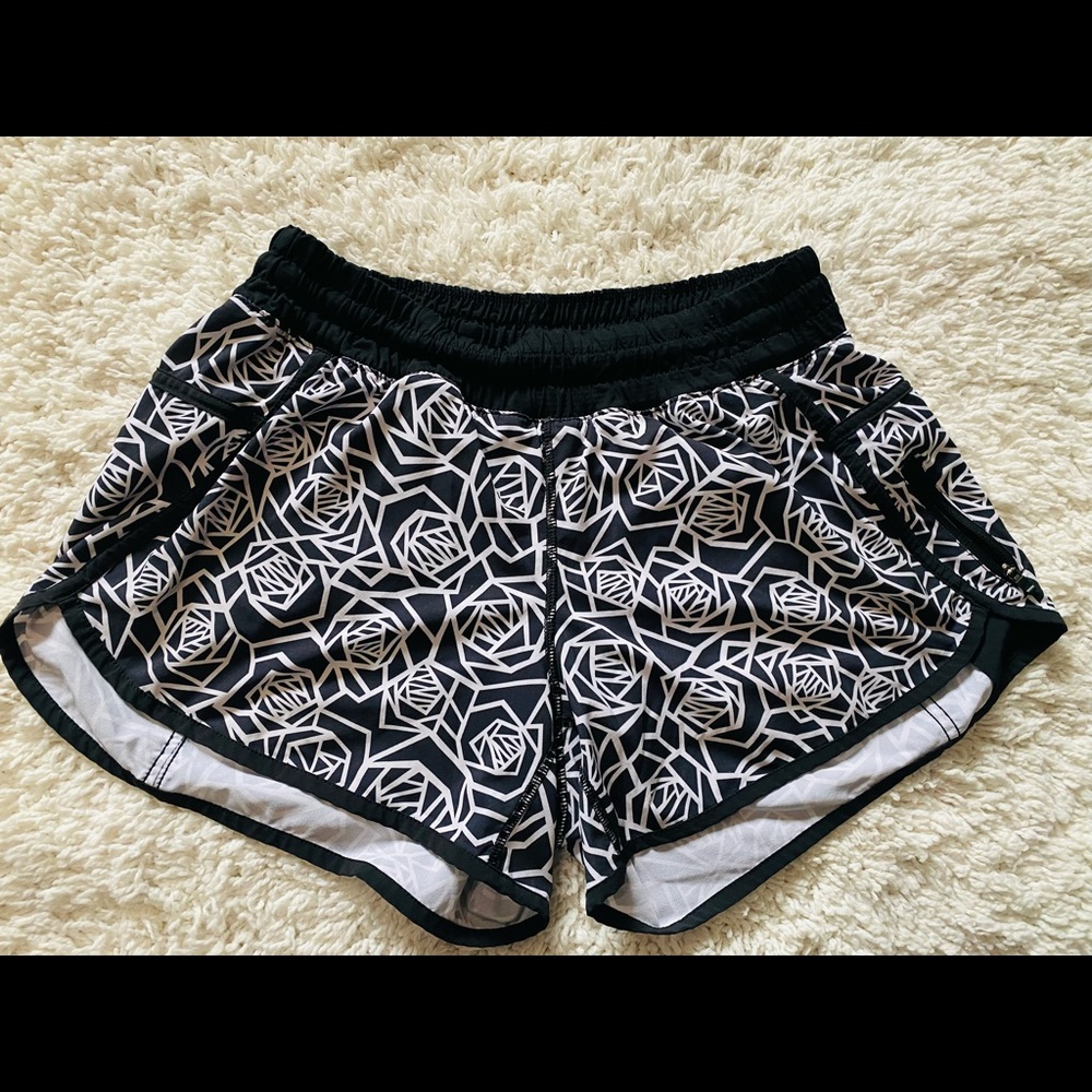 Lululemon shorts size 10